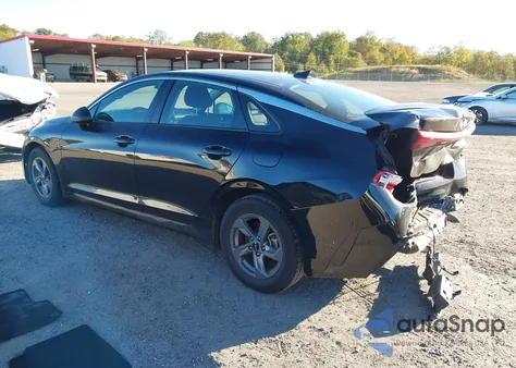 2022 Kia K5 Lxs z USA, uszkodzony, nr VIN 5XXG14J27NG139440